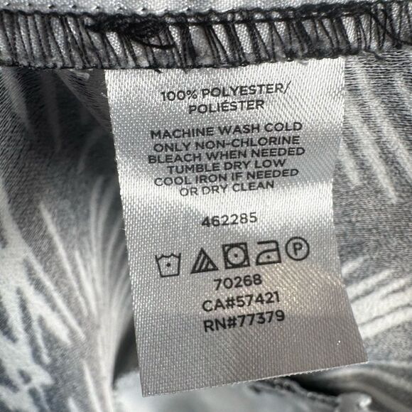 Ann Taylor black and white burst print flat front shorts with pockets size 12 - Picture 5 of 6